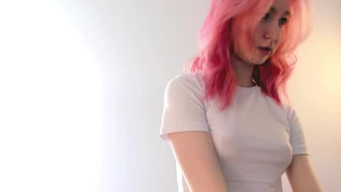 Emi and Ohpi online show from April 20, 1:14 pm