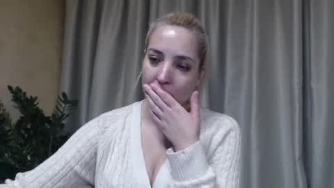 Mari online show from November 16, 8:44 pm