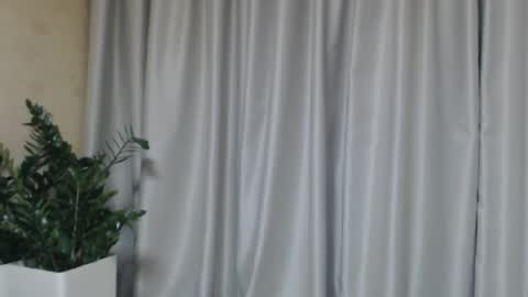 Mari online show from October 31, 7:14 pm