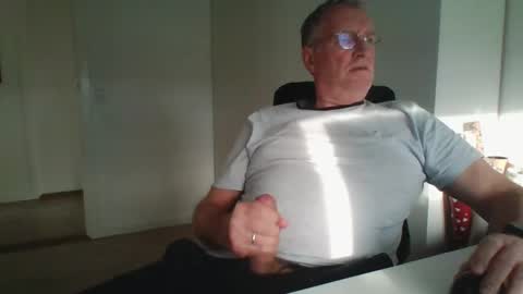 oldth online show from January 9, 11:03 am