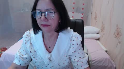 Snapshot of olgahottie chatting on October 9, 1:22 am OlgaHottie online show from October 9, 1:22 am
