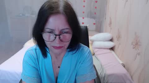 Snapshot of olgahottie chatting on October 8, 12:29 am OlgaHottie online show from October 8, 12:29 am