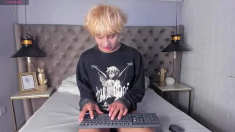 oliiverr22 online show from October 1, 12:59 pm