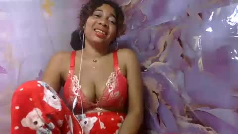olinaa online show from June 28, 5:31 pm