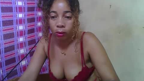 olinaa online show from May 4, 1:01 am