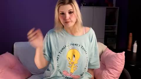 Snapshot of olisunny5 chatting on October 3, 6:38 pm OliSunny Olivia online show from October 3, 6:38 pm