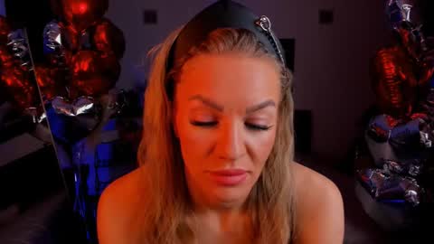 Snapshot of oliva_candy chatting on February 15, 1:05 pm oliva_candy online show from February 15, 1:05 pm