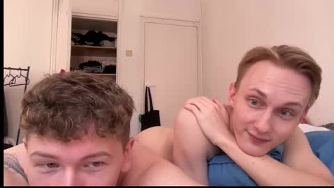 Snapshot of oliver_and_thomas chatting on October 13, 10:50 am Oliver and Thomas online show from October 13, 10:50 am