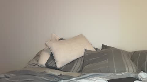 Oliver Beck online show from February 8, 2:04 am