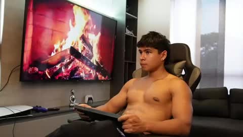 Oliver bray online show from April 8, 10:57 pm