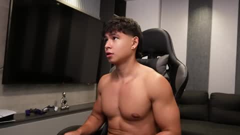 Oliver bray online show from April 21, 1:42 am