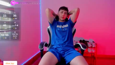 Snapshot of oliver_kyy chatting on October 20, 7:41 pm oliveeer online show from October 20, 7:41 pm