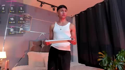 oliver mr  online show from December 17, 1:07 pm