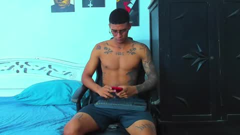 oliver_smith_2 online show from May 16, 1:54 pm