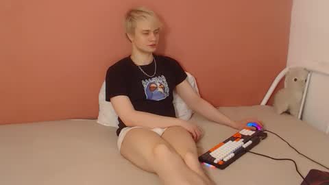 Oliver online show from March 18, 1:11 am