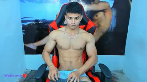Snapshot of oliver_thompsson chatting on December 26, 10:52 pm oliver thompsson online show from December 26, 10:52 pm