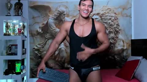 oliver_tommy online show from October 25, 2:17 pm