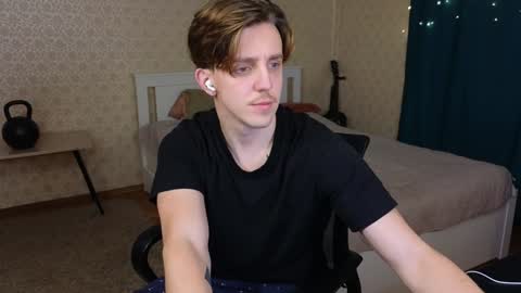 Oliver Evans online show from December 19, 12:02 am