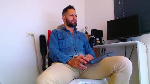 oliver online show from January 19, 12:59 pm