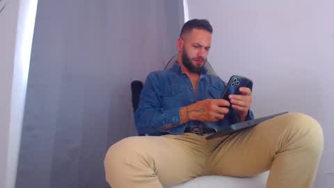 oliver online show from January 31, 7:08 pm