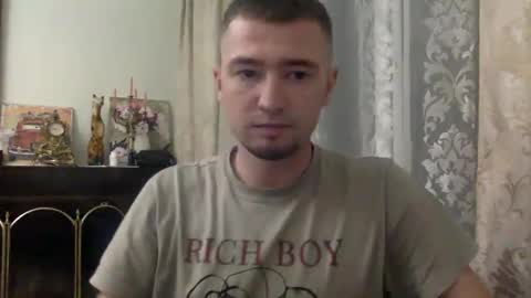Snapshot of oliverlucky chatting on October 14, 4:21 pm CryotoneX online show from October 14, 4:21 pm