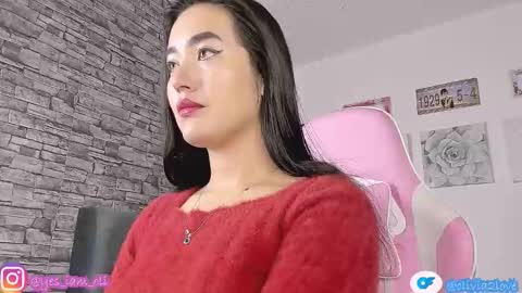 Snapshot of olivia22love chatting on October 20, 11:04 am ..................................... 500 am- 1200 pm GMT-5 online show from October 20, 11:04 am