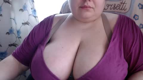 Olivia Gold online show from December 11, 7:42 am