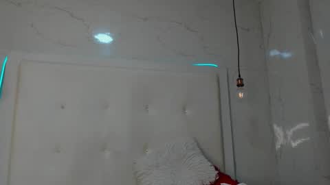 Snapshot of olivia_bunny52 chatting on October 5, 11:51 am olivia online show from October 5, 11:51 am