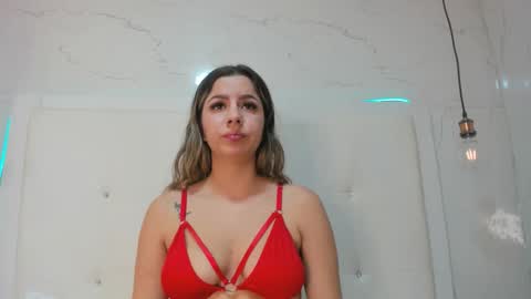 Snapshot of olivia_bunny52 chatting on October 6, 6:15 pm olivia online show from October 6, 6:15 pm