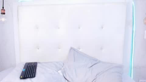  olivia  online show from November 5, 9:17 pm