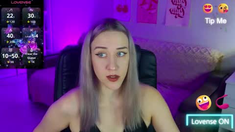 Snapshot of olivia_daze chatting on September 9, 5:24 pm olivia_daze online show from September 9, 5:24 pm