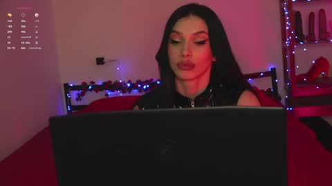 Olivia Faye online show from May 23, 6:15 pm