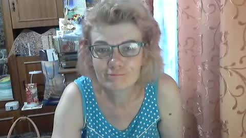 Olivia Mia online show from June 24, 4:58 pm