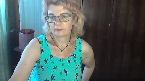 Olivia Mia online show from August 8, 10:47 am
