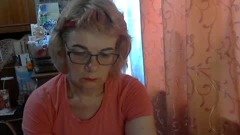 Olivia Mia online show from June 12, 8:57 am