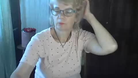 Olivia Mia online show from August 6, 8:56 am
