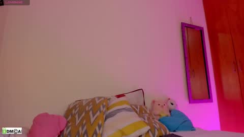 olivia_s19 online show from March 8, 4:45 am