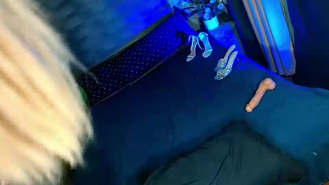 Miss OLIVIA online show from September 22, 9:57 am