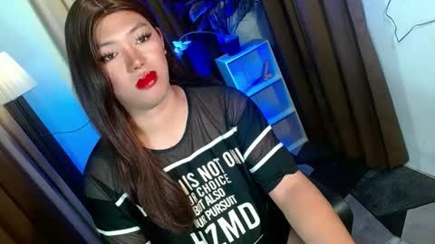 Miss OLIVIA online show from November 28, 11:50 am