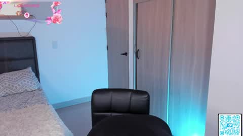 Snapshot of olivia_wiston chatting on September 19, 12:15 am Olivia 40 off online show from September 19, 12:15 am