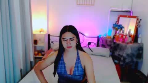 olivia_xxo online show from July 28, 1:10 pm