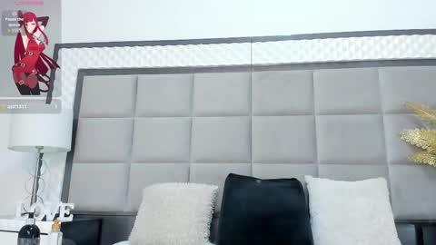 Snapshot of oliviaburningmilf chatting on October 15, 8:20 pm Olivia Burning online show from October 15, 8:20 pm