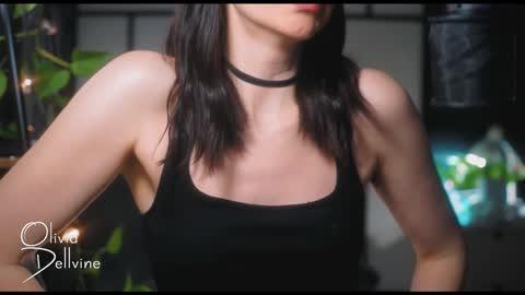Snapshot of oliviadellvine chatting on February 27, 1:30 am Olivia online show from February 27, 1:30 am