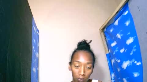 Snapshot of oliviah27 chatting on October 4, 7:55 pm oliviah27 online show from October 4, 7:55 pm