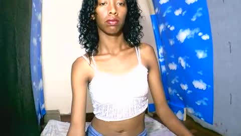Snapshot of oliviah27 chatting on September 30, 7:02 pm oliviah27 online show from September 30, 7:02 pm