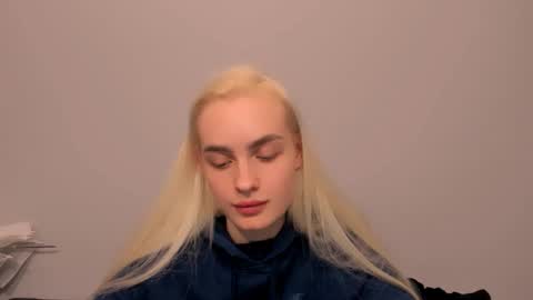 oliviaBeauty online show from March 11, 9:29 pm