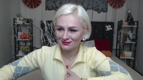 OliviaHorst online show from November 1, 6:18 pm