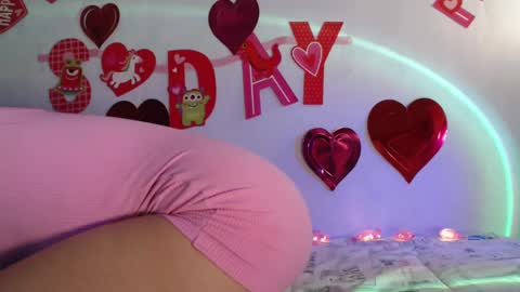 oliviajohnson20 online show from February 16, 12:52 am