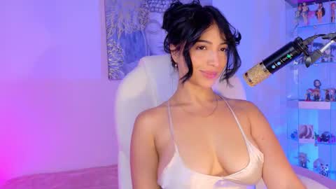 Olivia Mcneill  online show from March 24, 12:55 pm
