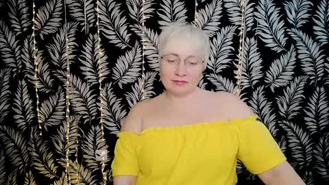 Kelly online show from April 4, 10:44 am